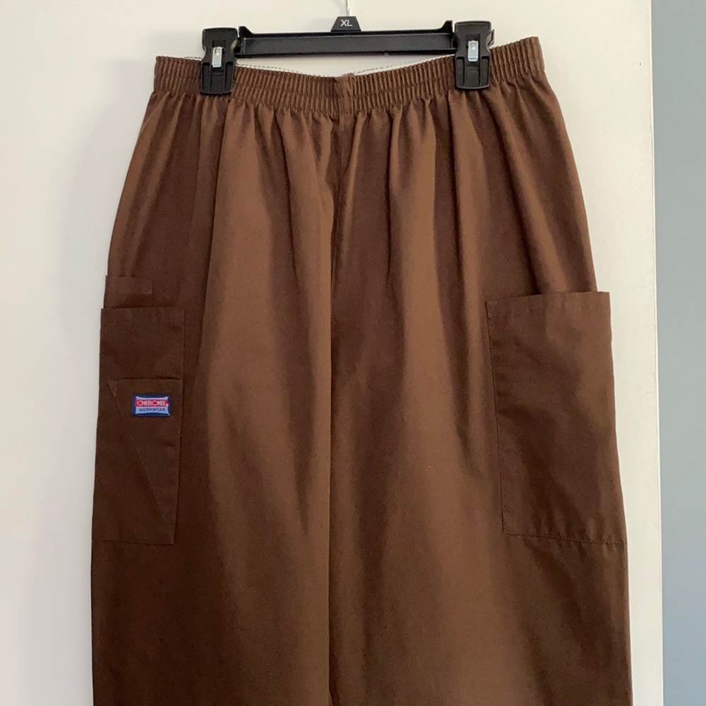 Cherokee scrub bottoms with pockets